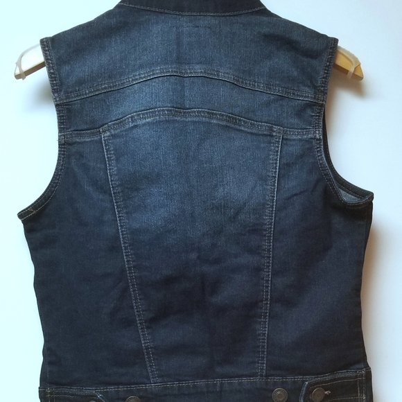 Sleeveless Jean Jacket - Picture 5 of 9